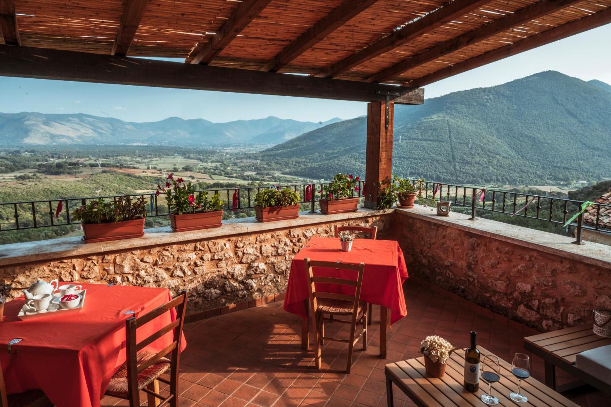 Bed and Breakfast Locanda Persei Prossedi Экстерьер фото